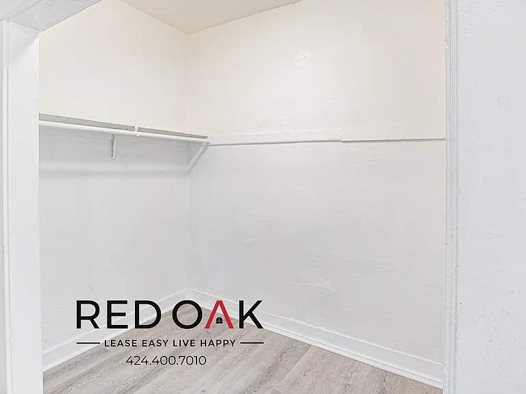 816- 822 S Park View St — Photo 8
