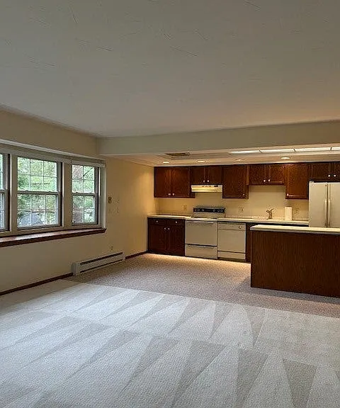 119 Burlington Oval Dr #10 — Photo 10