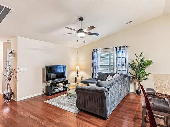 5th image of 265 Coosawatchie St