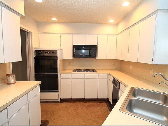 4th image of 202 Hollyhill Ln