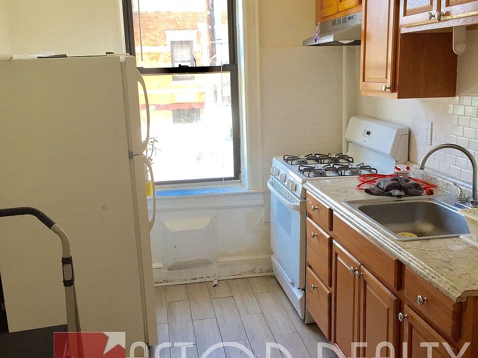 1st image of 3004 47th St APT 1R