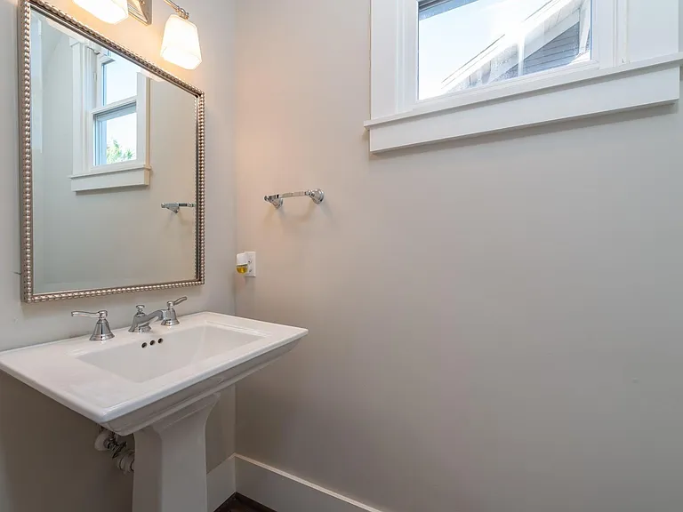 734B Allston St — Photo 12