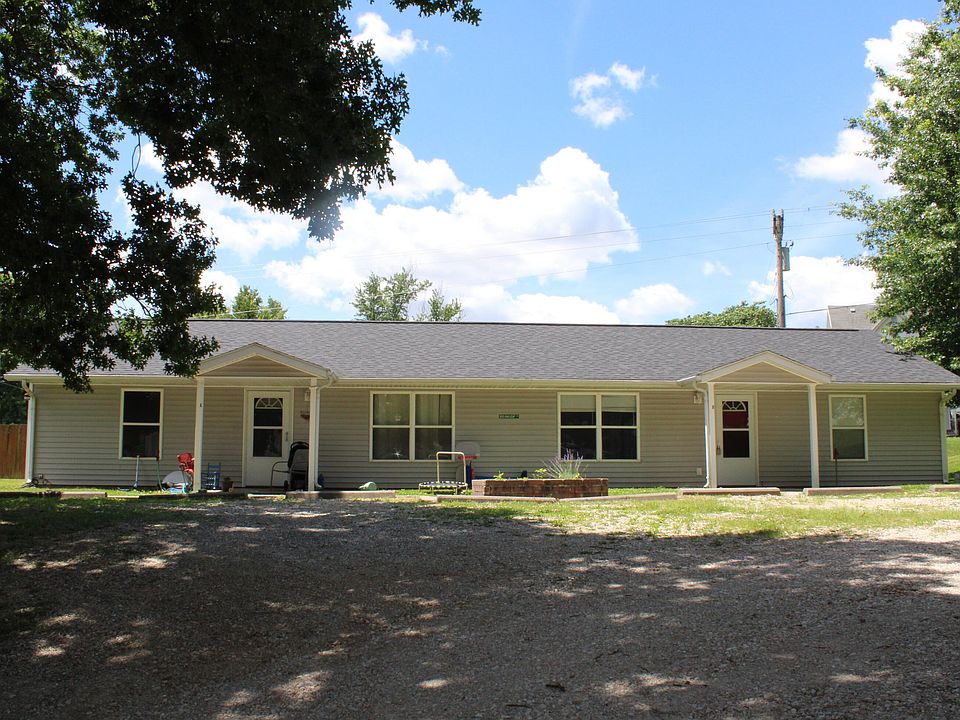1st image of 500 Oak Leaf Ln
