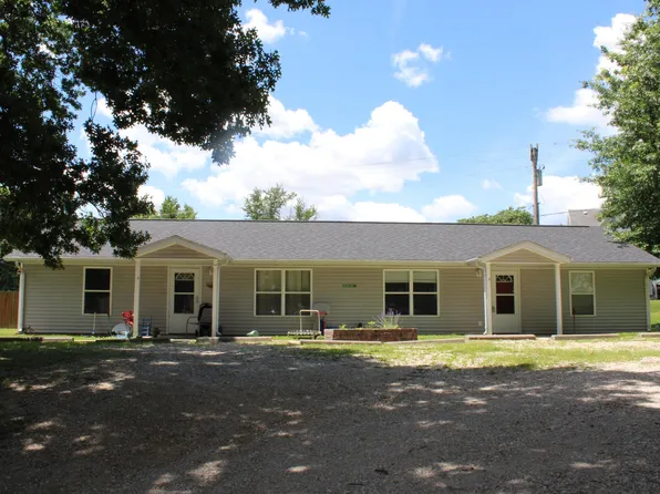 500 Oak Leaf Ln, Mokane, MO 65059