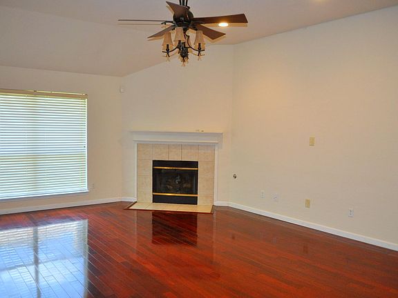 4th image of 623 Coal Creek Dr