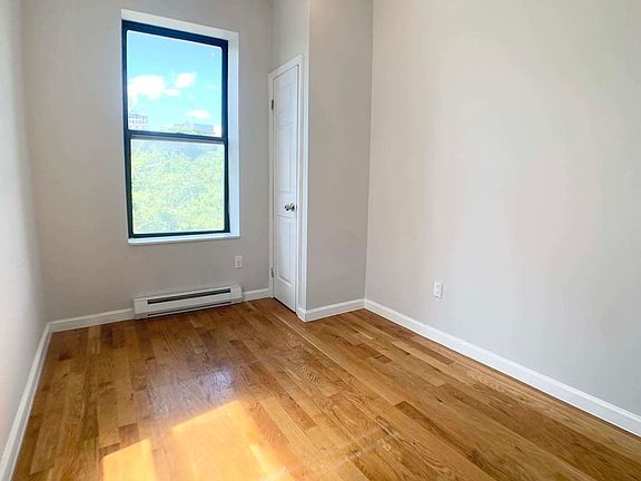 3rd image of 340 Manhattan Ave #62