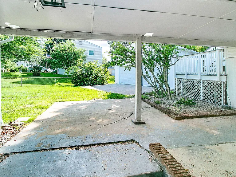 9802 Lomond Dr — Photo 25