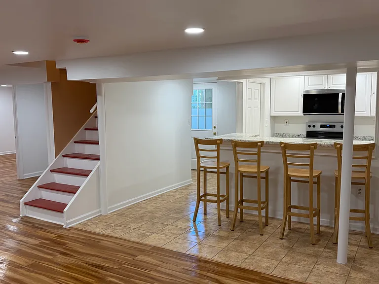 5868 Arlington Blvd — Photo 10
