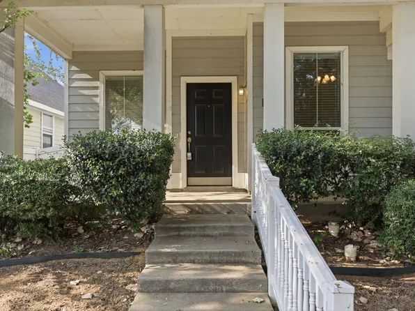 9517 Waterman Dr, Aubrey, TX 76227