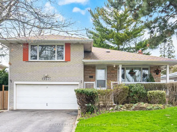 3590 Fieldgate Dr, Mississauga, ON L4X 2J7