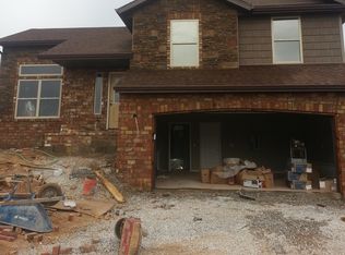 981 S Ballard Dr, Nixa, MO 65714