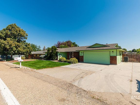 4th image of 423 Fletcher Dr