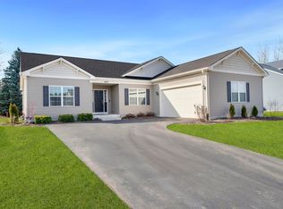 429 E Dekalb Dr, Maple Park, IL 60151