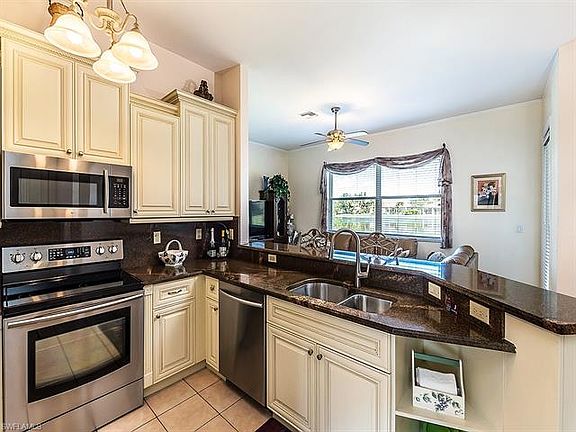 5th image of 945 Chesapeake Bay Ct