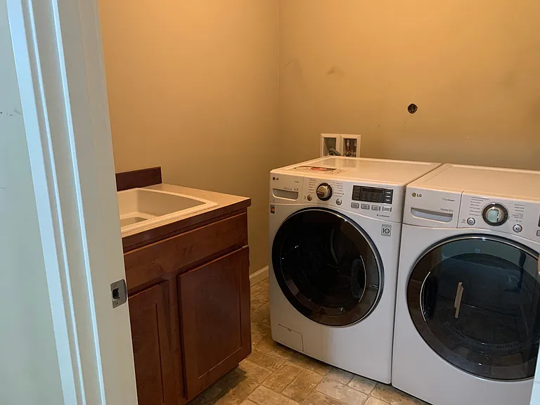 24515 SE 46th Ter — Photo 19