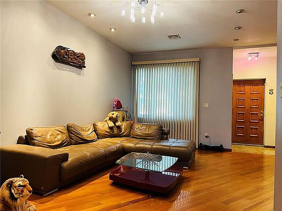 3rd image of 2452 E 26th St Floor 2