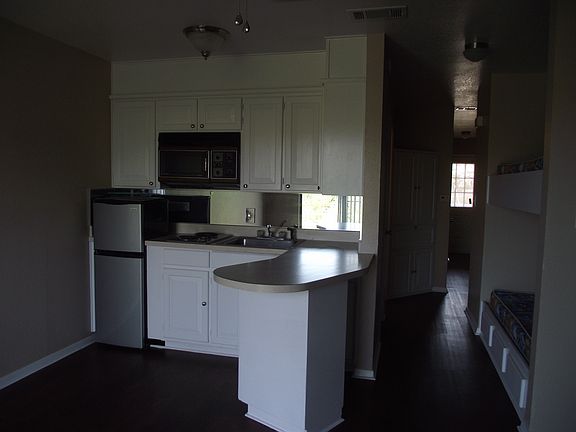 Fully furnished kitchen