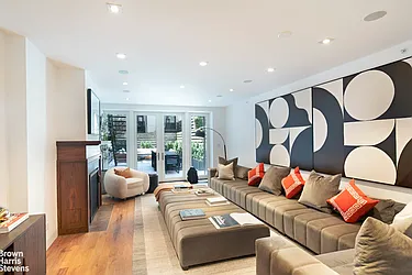 6 West 95th Street  image 1 of 19