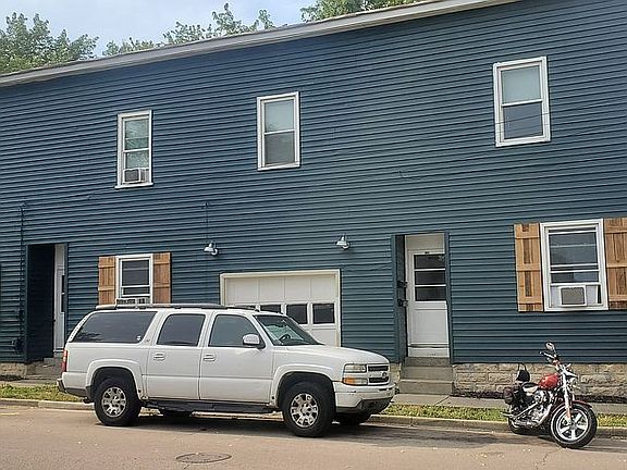 2nd image of 125 W Walnut St