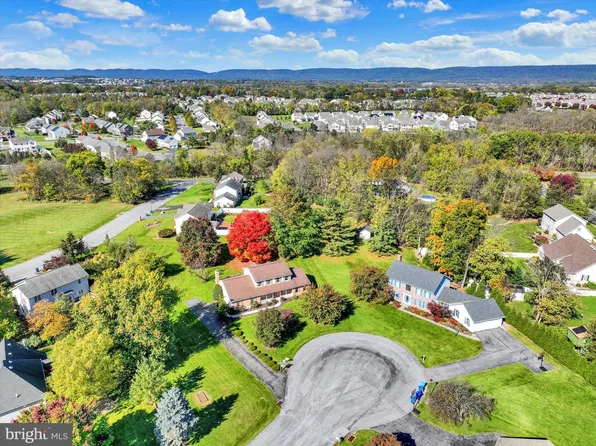 3 Buttonwood Ct, Mechanicsburg, PA 17050