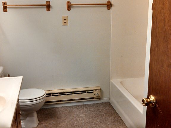 bathroom 1 main level