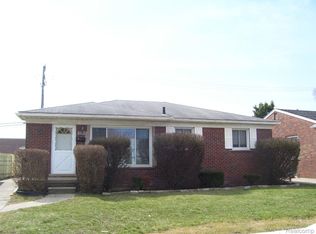 7300 Weingartz St, Center Line, MI