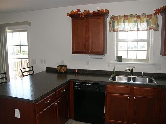 3rd image of 145 Nicole St