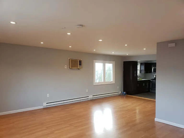 31 Plauderville Ave #2 — Photo 5