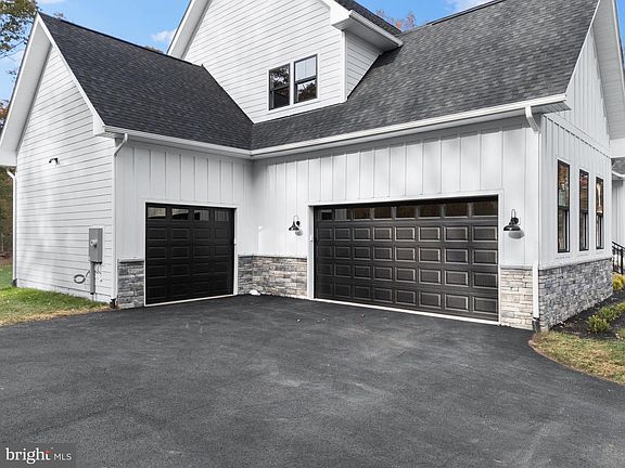 3rd image of 0 Greenwich Rd Lot 3