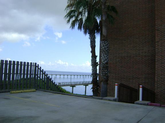 4th image of 4334 Ocean Dr APT 303