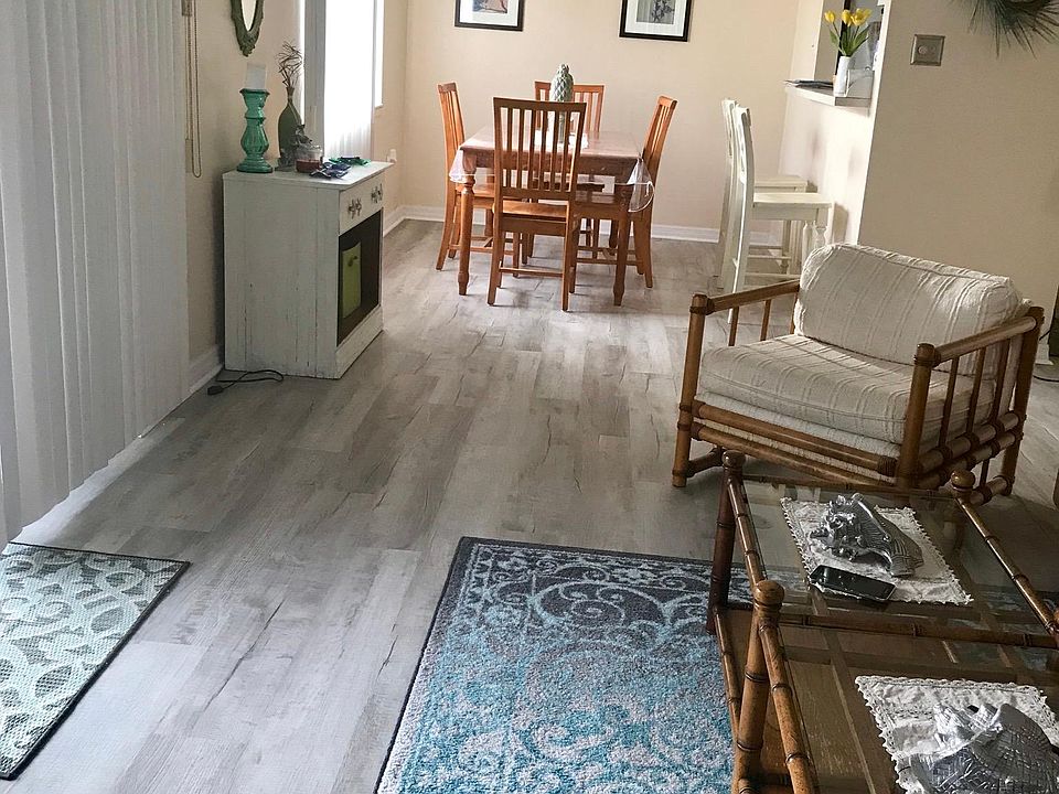 Dining room/living room