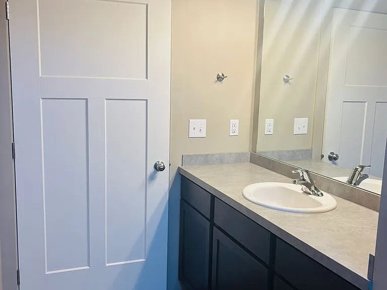 4845 Golden Gate Ave — Photo 12