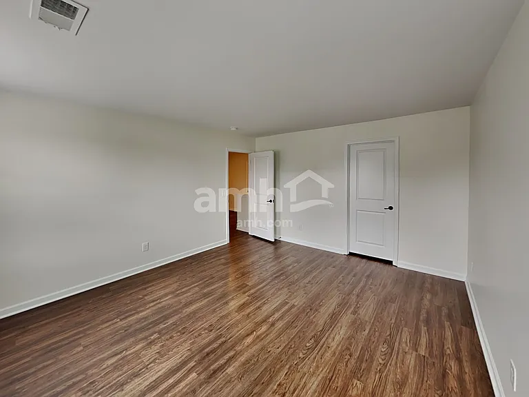 2215 Ambergate Dr — Photo 14
