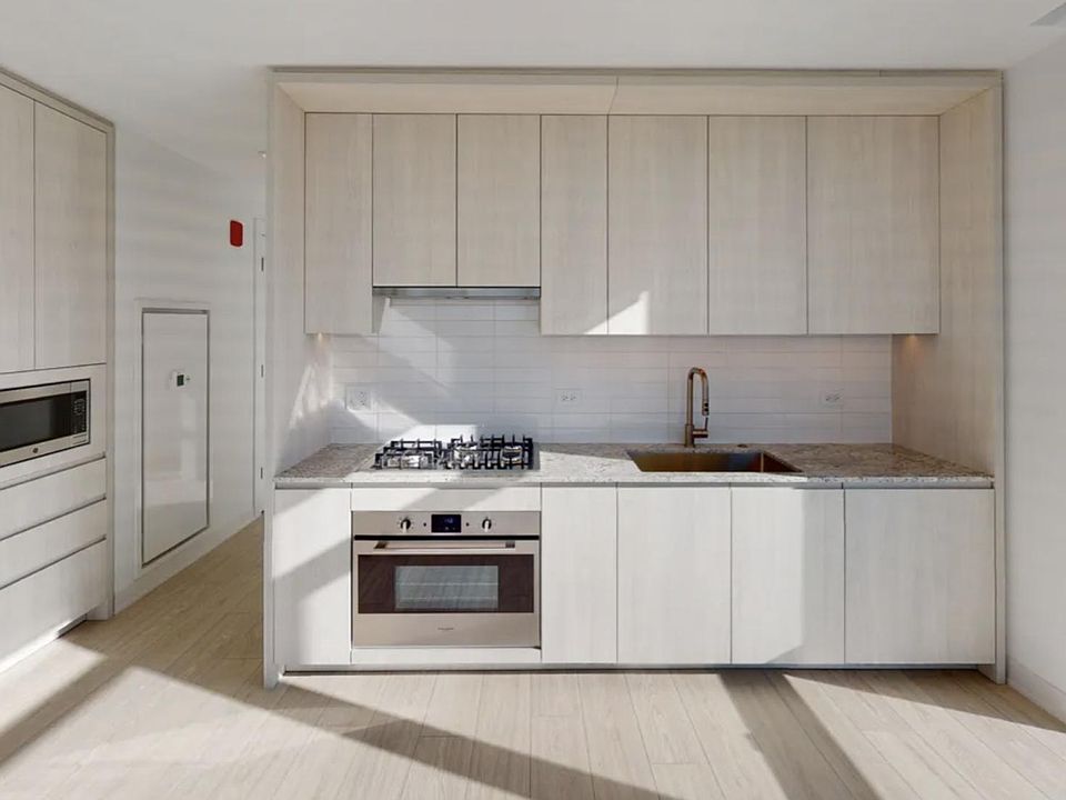1st image of 350 N Halsted St #1809