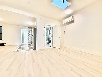 916 Pacific Street, #4