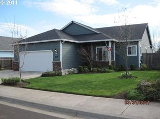 854 Arrow Leaf Pl, Harrisburg, OR 97446