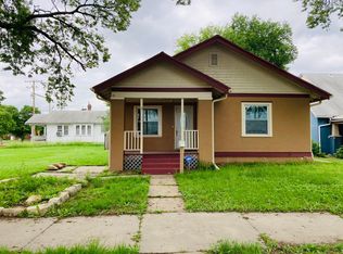 305 W 7th St, Junction City, KS 66441