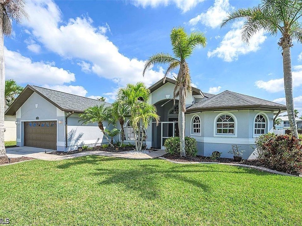 1st image of 4005 SW 17th Pl