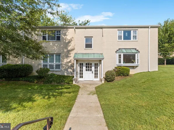 2910 Peyton Randolph Dr APT 169, Falls Church, VA 22044