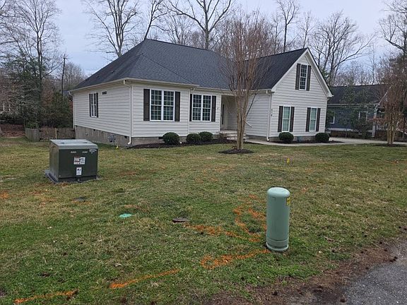 3rd image of 518 Mill Neck Rd