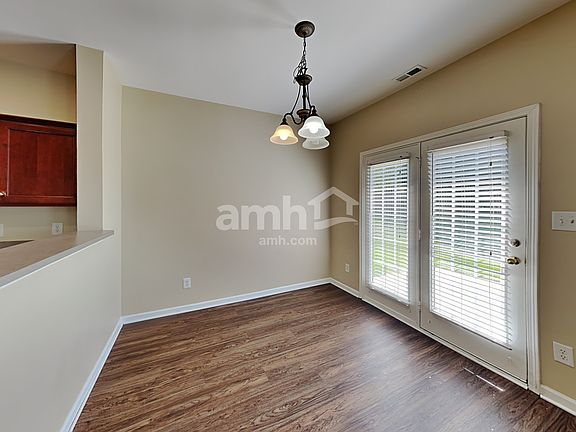 4th image of 1922 Dundalk Rd