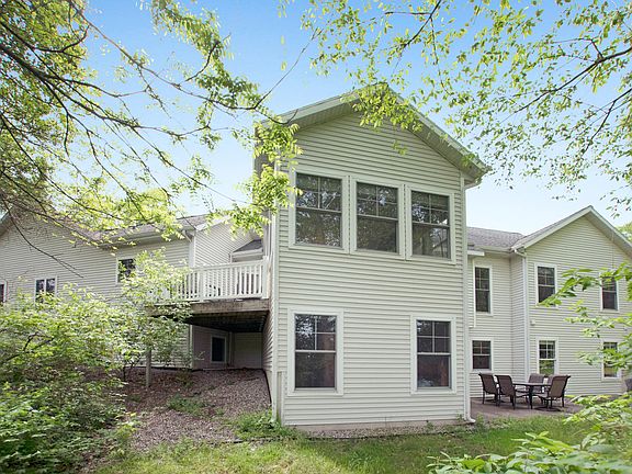 2nd image of 2660 Pineview Dr NE