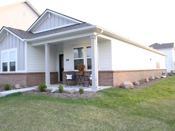 360 Lincoln Cir W, Fortville, IN 46040