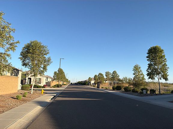 3rd image of 2713 N Camden Dr
