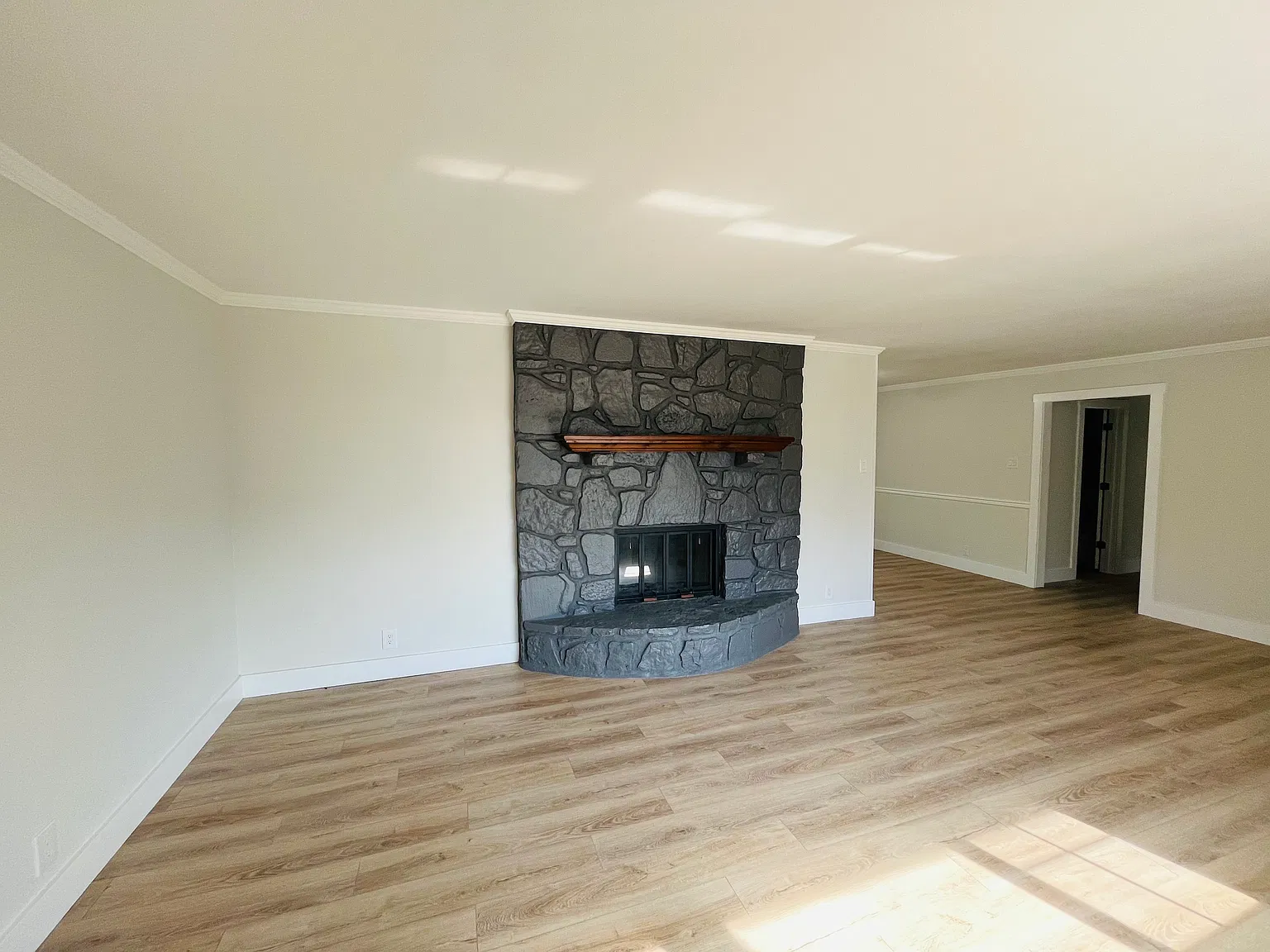 3 bed, 1733 sqft, $2,600 — Photo 3