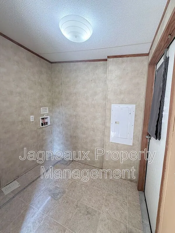 3 bed, 2.0 bath, $1,200 — Photo 4