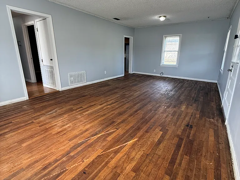 265 S Maple St #1 — Photo 2