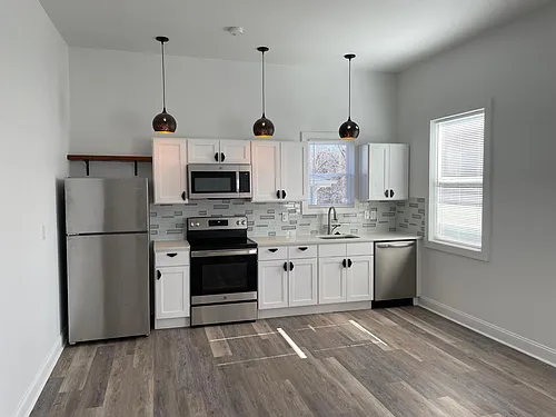 431 Blackford St #2 Photo 1