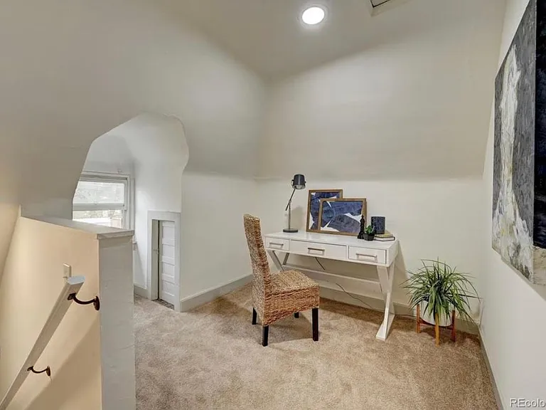 2nd floor office space