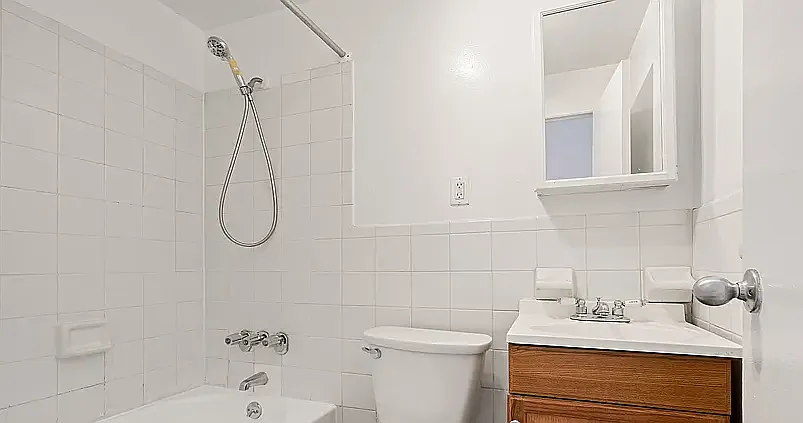 428 West 48th Street — Photo 4